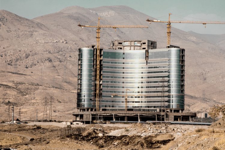 نظارت بر احداث بیمارستان خیریه تات