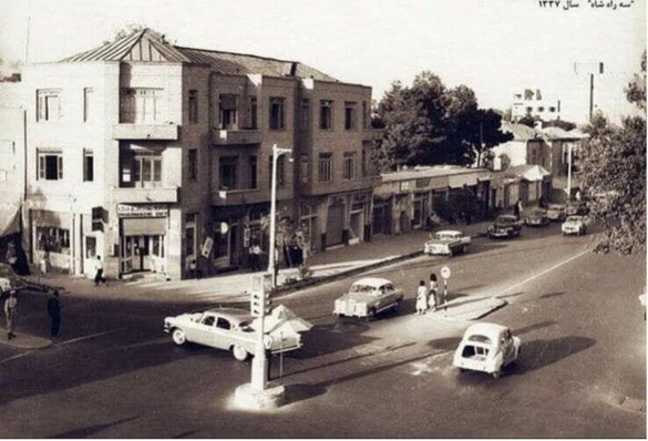 تهران سه راه شاه (جمهوری) سال 1337 تهران سه راه شاه (جمهوری) سال 1337